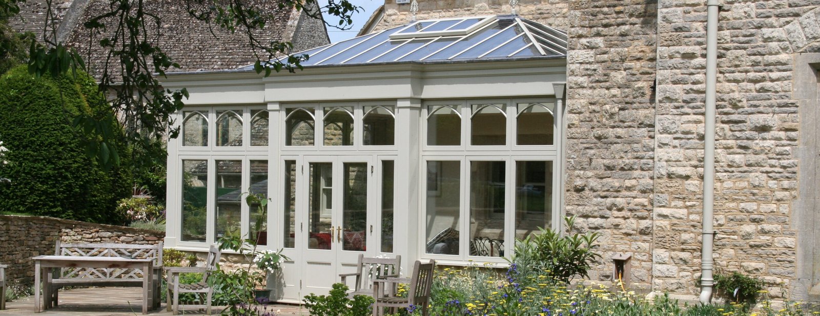 Rooted in Light: A Cotswolds Orangery of Quiet Grandeur