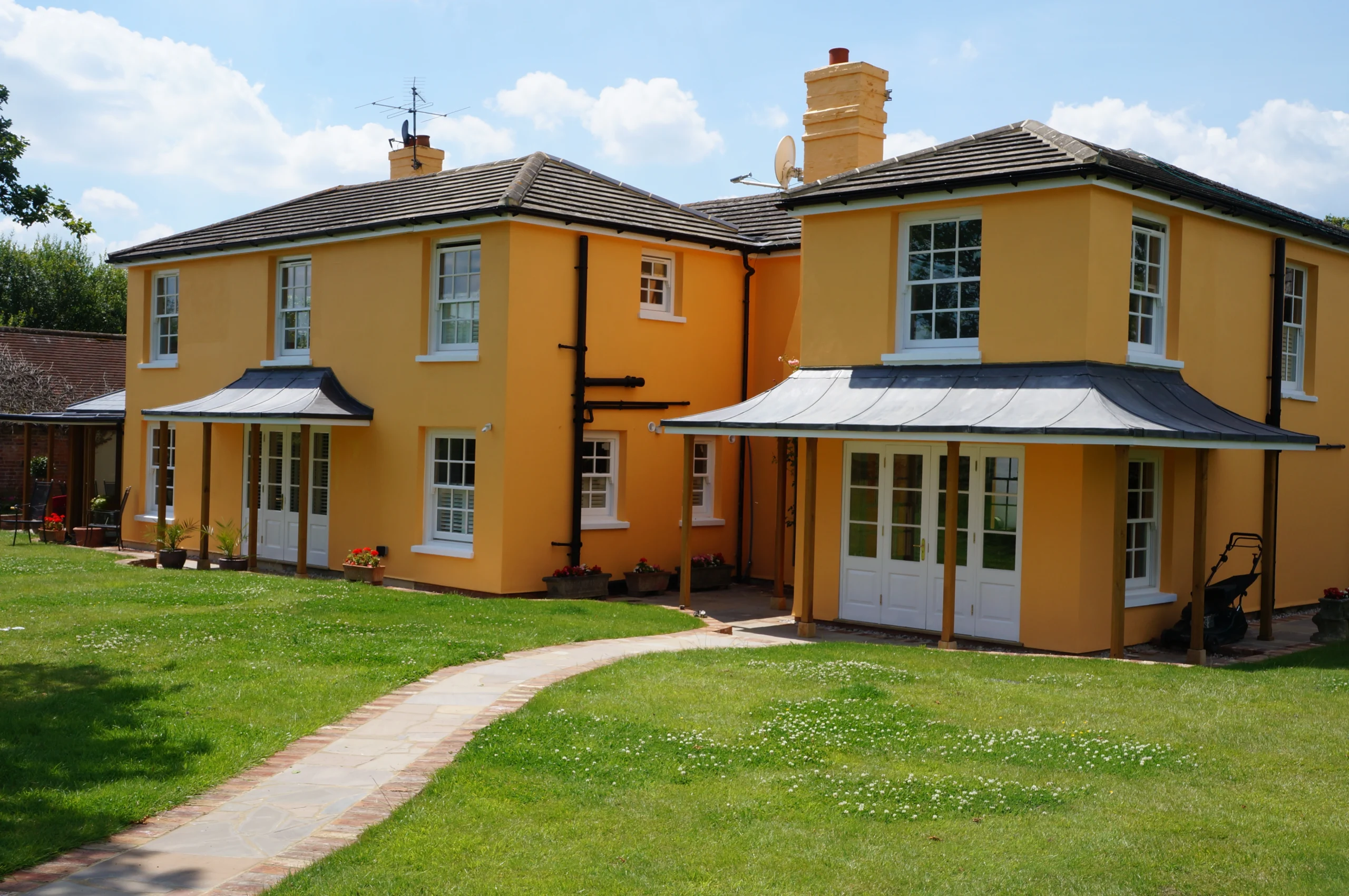 Orangery vs Conservatory